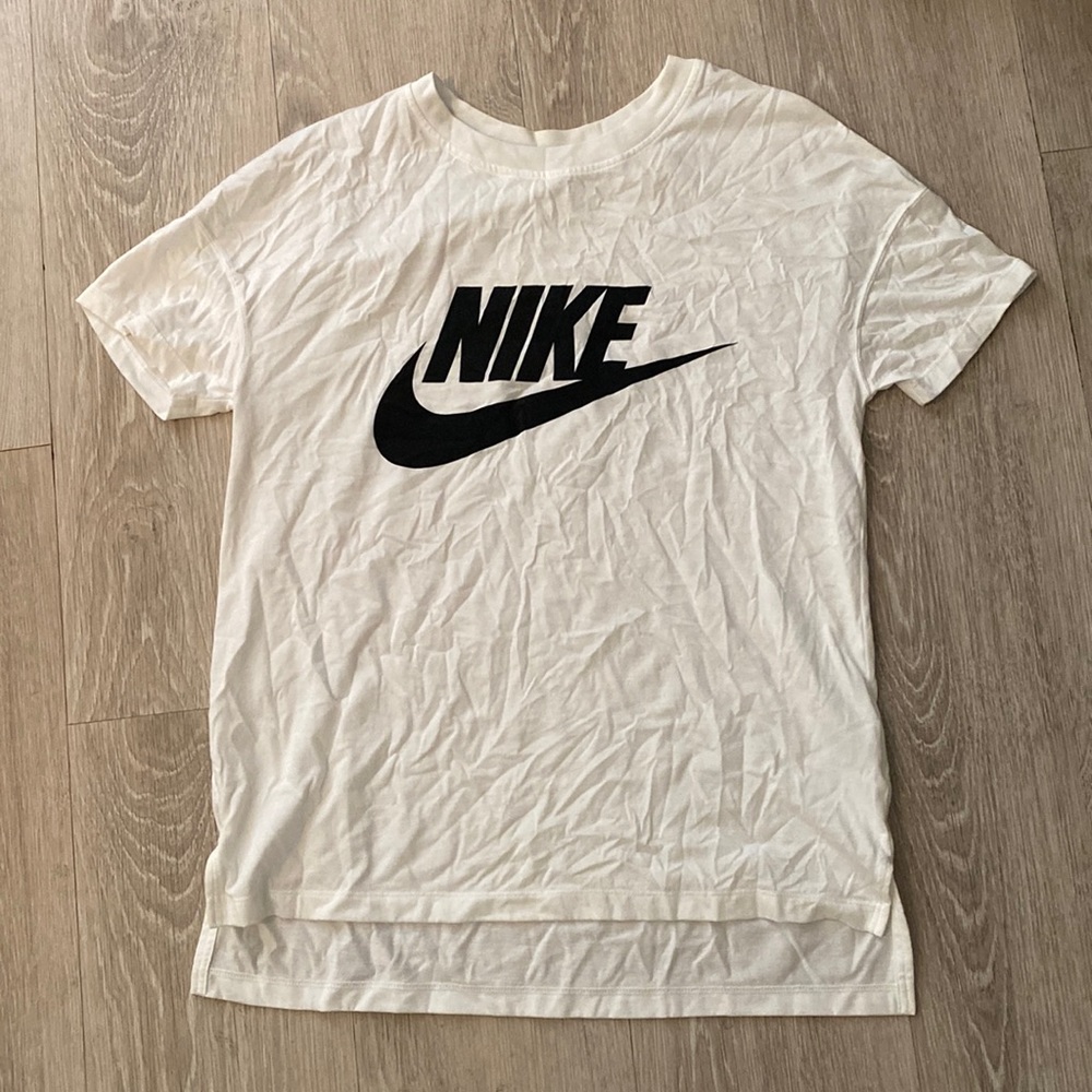 Nike White Shirt | Size Medium